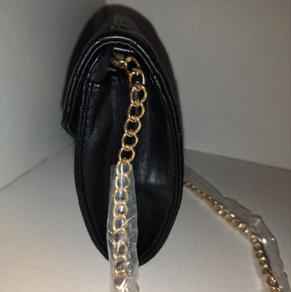 Badgley Mischka Black Quilted Crossbody Bag - Picture 4 of 10